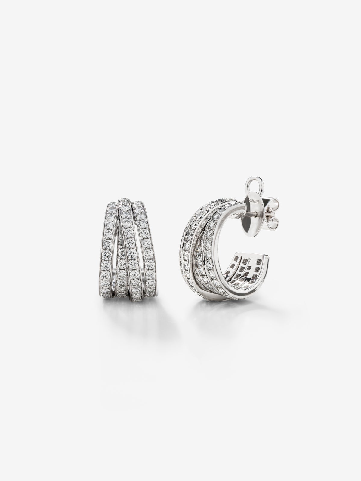 18K white gold hoop earrings with 150 brilliant-cut diamonds with a total of 2.9 cts