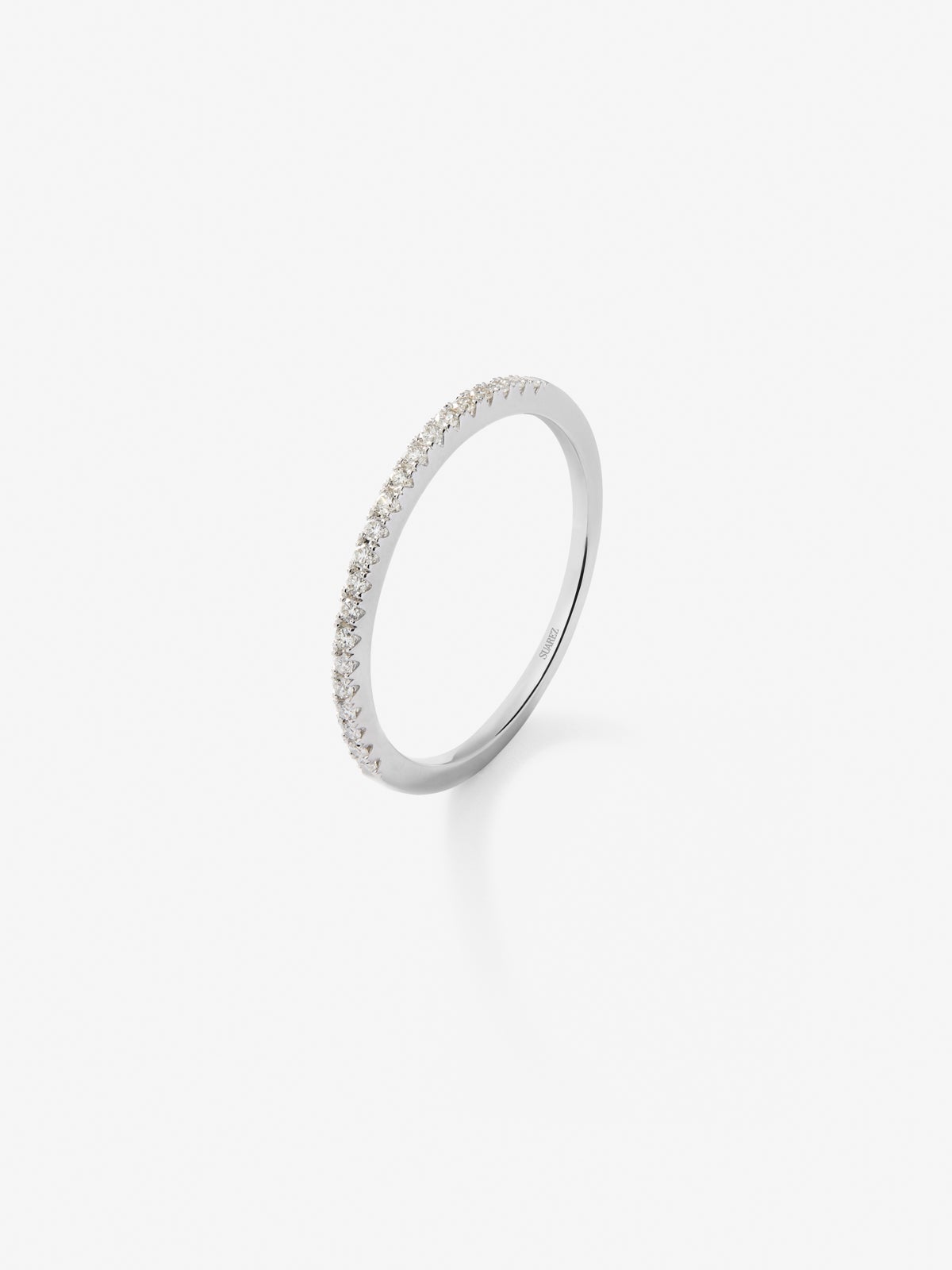 18K white gold medium engagement ring with diamonds
