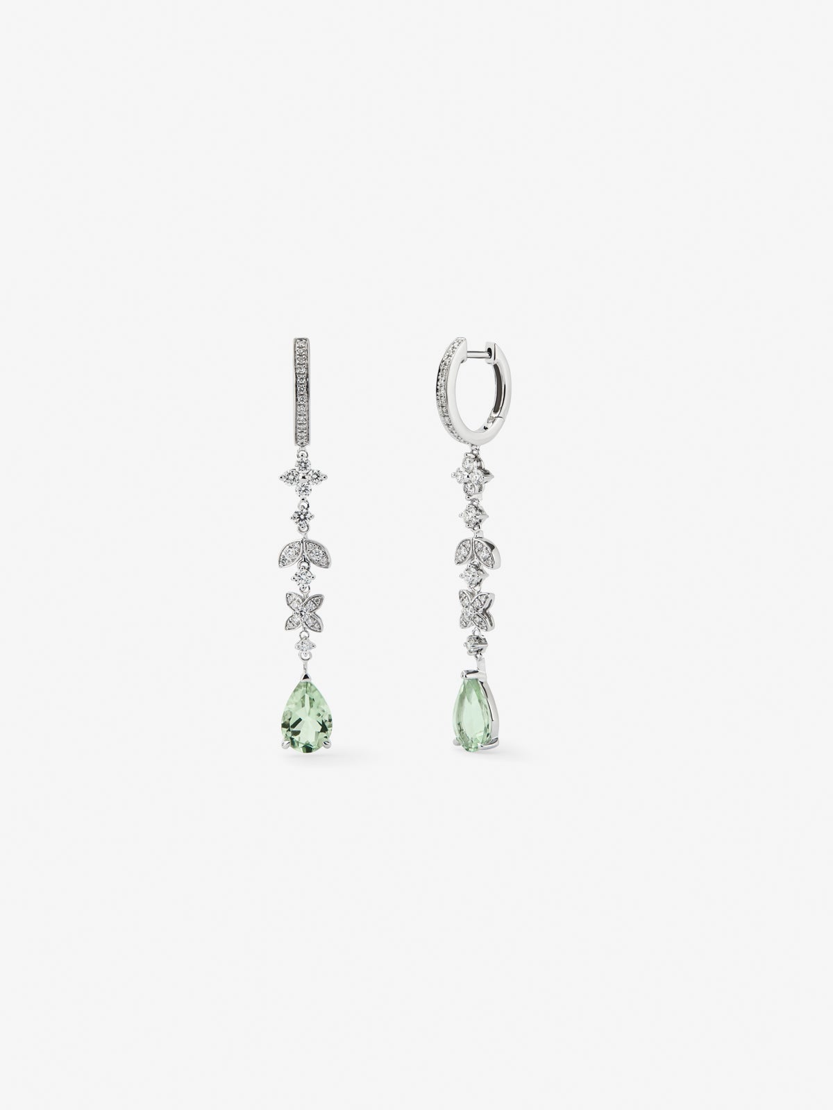 Pendientes de oro blanco de 18K con 64 diamantes en talla brillante con un total de 0,64 cts y 2 amatistas verdes en talla pera