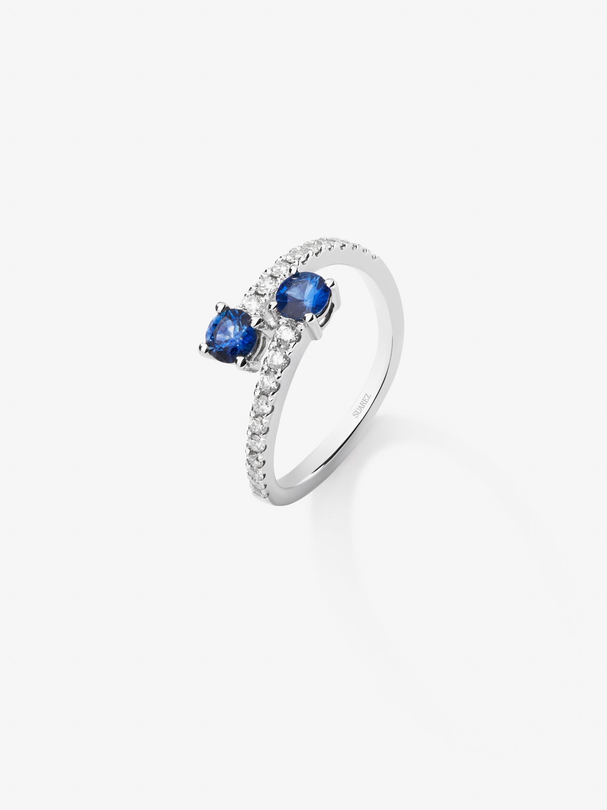 You and me ring in 18K white gold with 2 brilliant-cut sapphires with a total of 0.82 cts and 20 brilliant-cut diamonds with a total of 0.36 cts