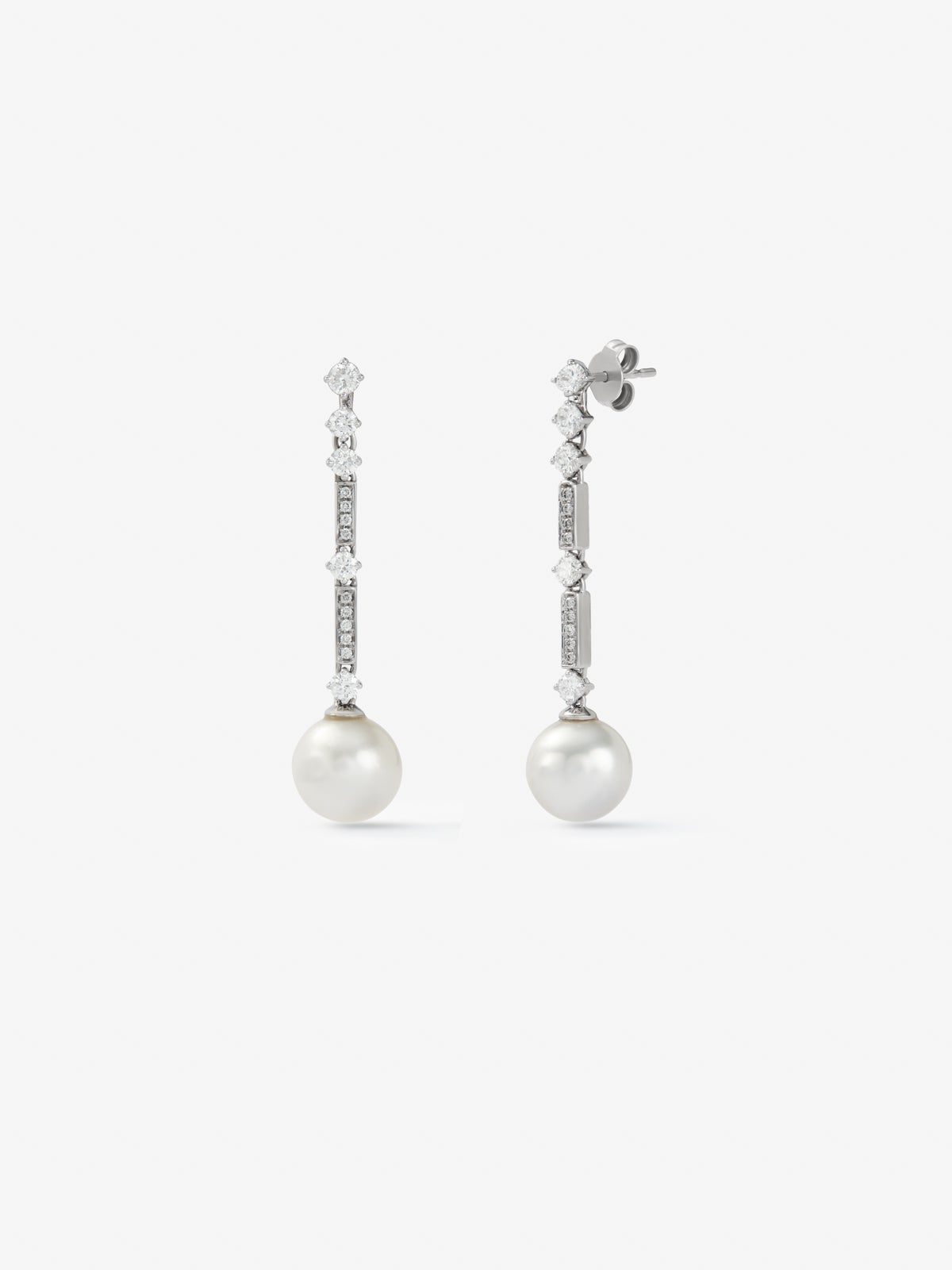 Pendientes de oro blanco de 18K con diamantes blancos en talla brillante de 1,1 cts y perlas australianas de 5mm