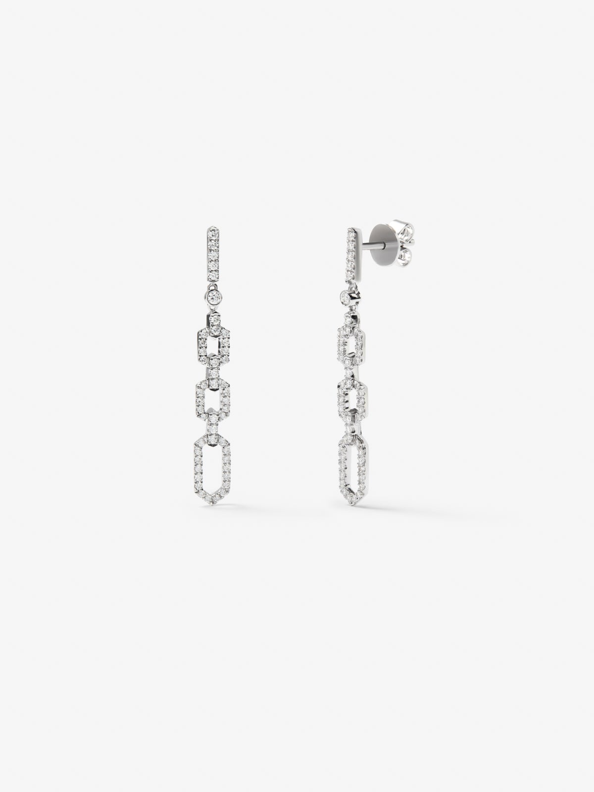 Pendientes de oro blanco de 18K con 96 diamantes en talla brillante con un total de 0,58 cts