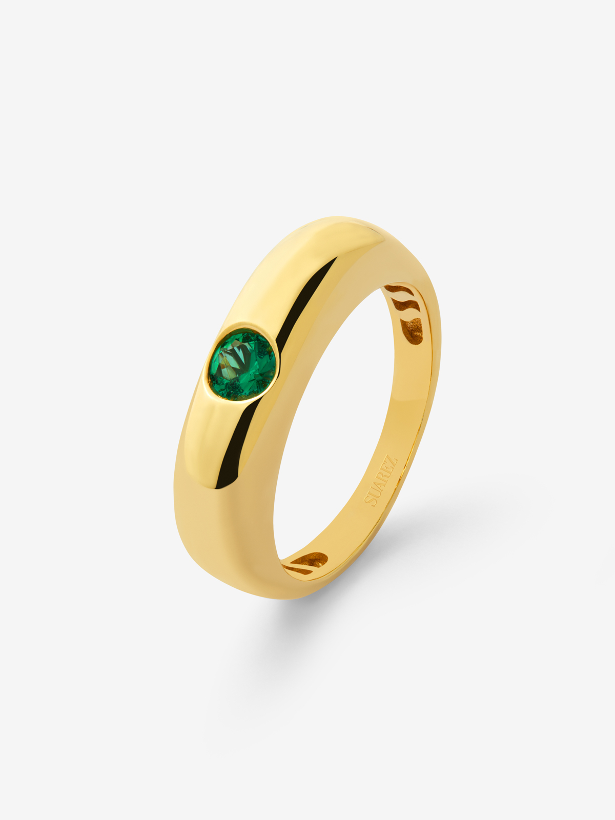 Anillo de oro amarillo de 18K con esmeralda en talla brillante de 0,25 cts