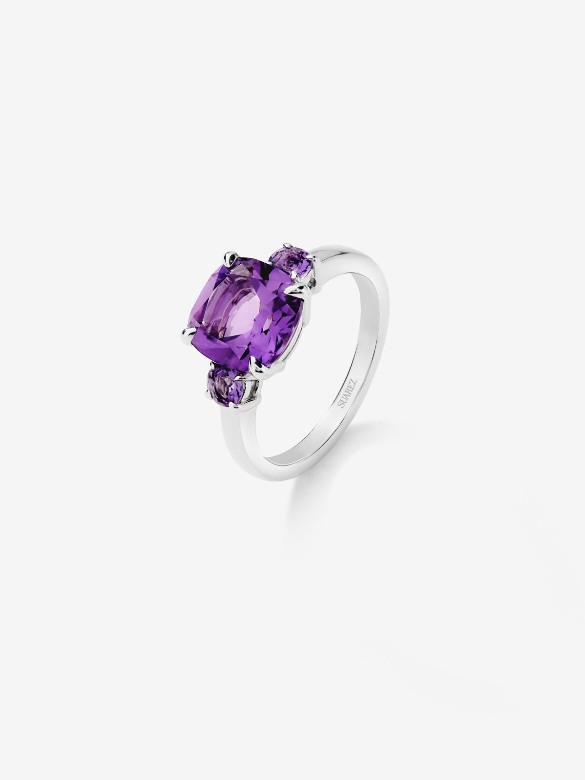 925 silver triplet ring with a cushion-cut purple amethyst and 2 brilliant-cut purple amethysts