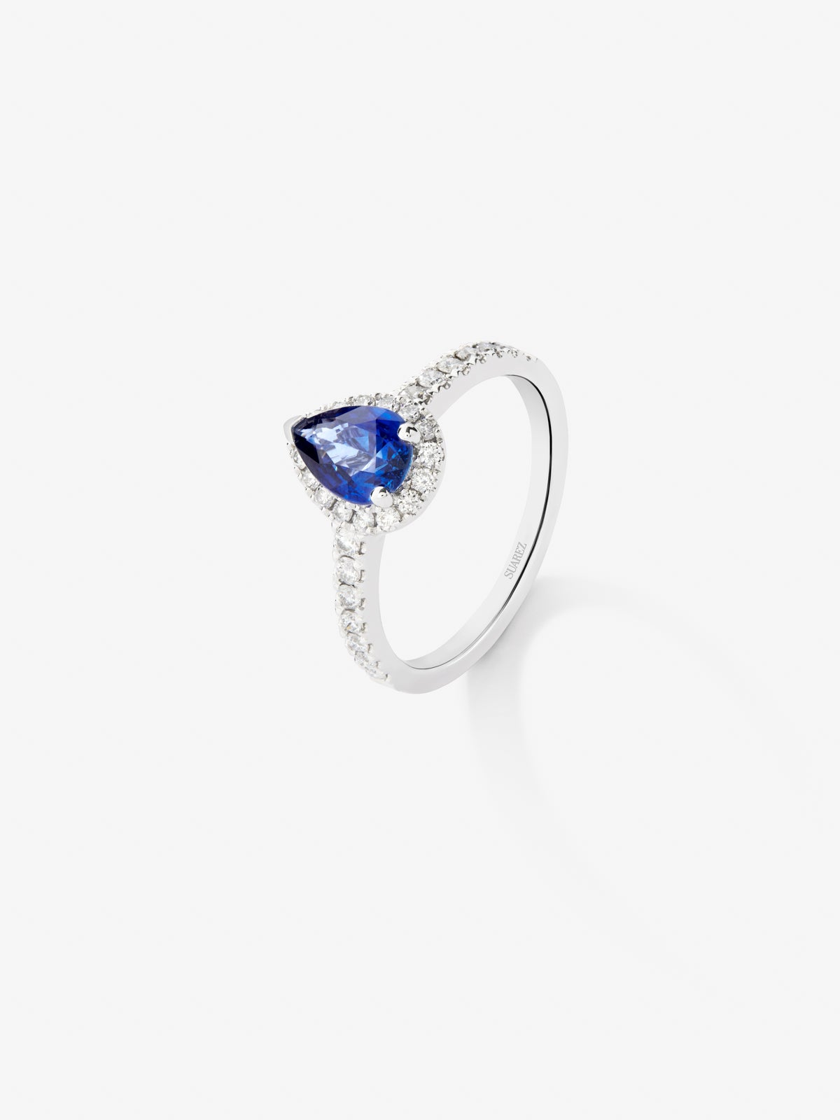 18K white gold ring with pear-cut blue sapphire of 1.83 cts and 32 brilliant-cut diamonds with a total of 0.44 cts
